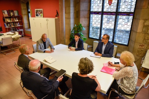 Catalan minister of Foreign Affairs meeting observer mission representatives (by Generalitat de Catalunya)